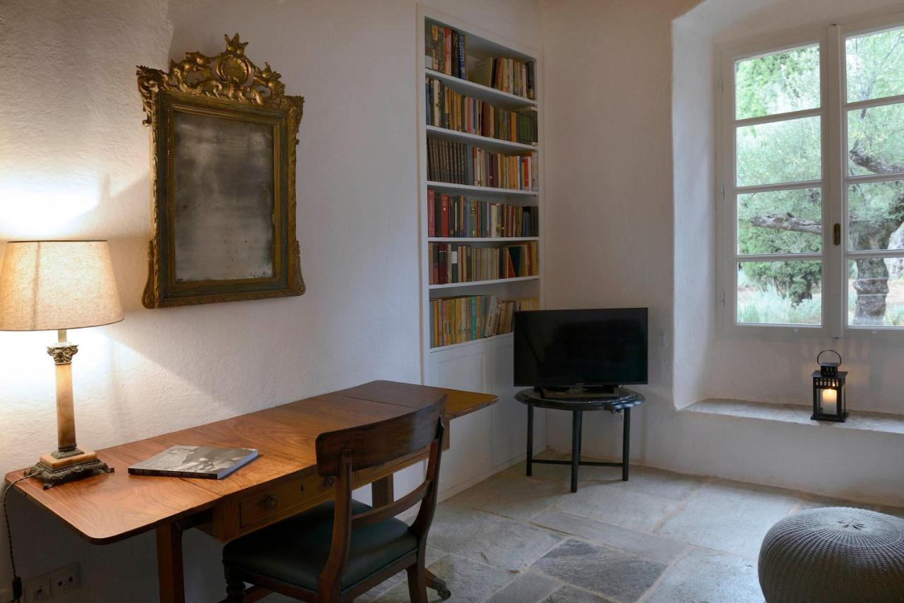 לינה וארוחת בוקר קרדמילי Patrick & Joan Leigh Fermor House מראה חיצוני תמונה