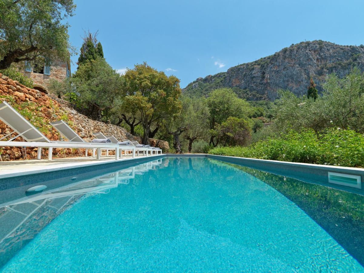 לינה וארוחת בוקר קרדמילי Patrick & Joan Leigh Fermor House מראה חיצוני תמונה