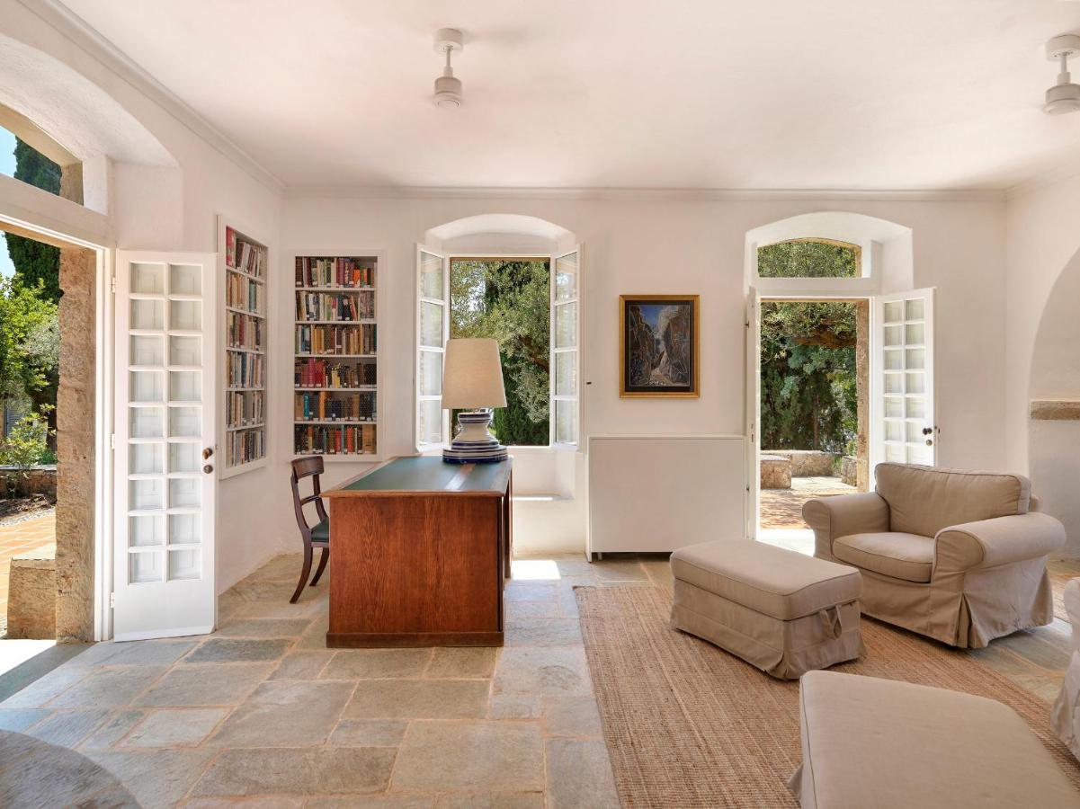 לינה וארוחת בוקר קרדמילי Patrick & Joan Leigh Fermor House מראה חיצוני תמונה