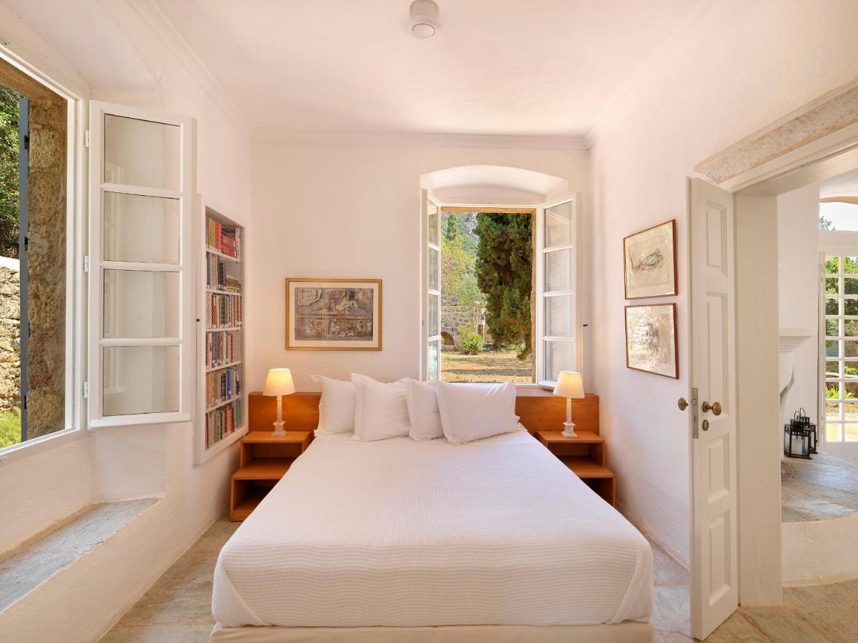 לינה וארוחת בוקר קרדמילי Patrick & Joan Leigh Fermor House מראה חיצוני תמונה