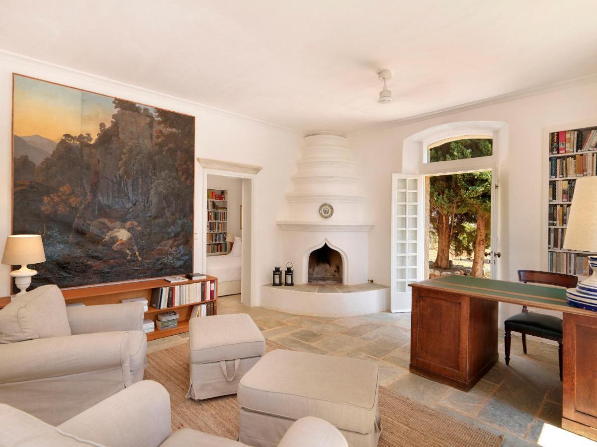 לינה וארוחת בוקר קרדמילי Patrick & Joan Leigh Fermor House מראה חיצוני תמונה