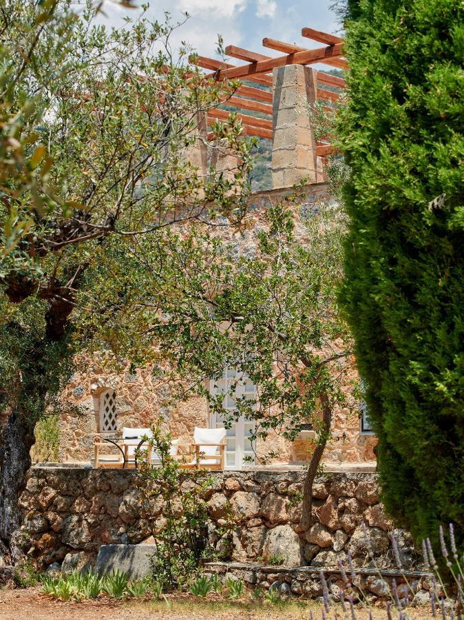 לינה וארוחת בוקר קרדמילי Patrick & Joan Leigh Fermor House מראה חיצוני תמונה